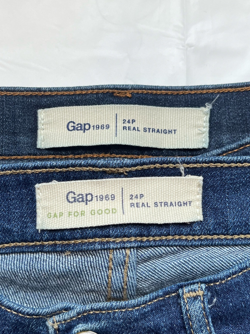 GAP Women’s Bundle Slim Real Straight Jeans in Dark and Medium Blue 24P - Picture 5 of 5